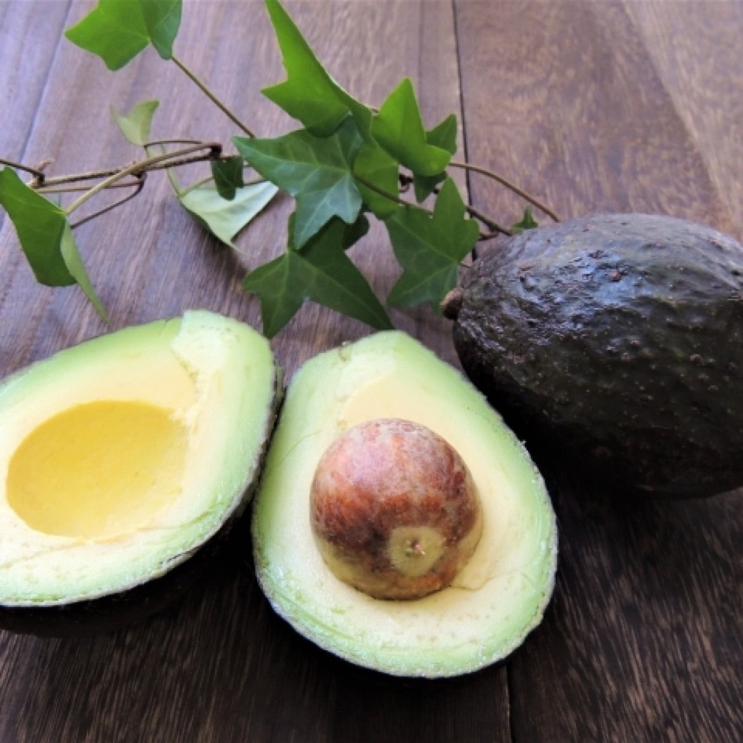 アボカドの選び方とおすすめポイント