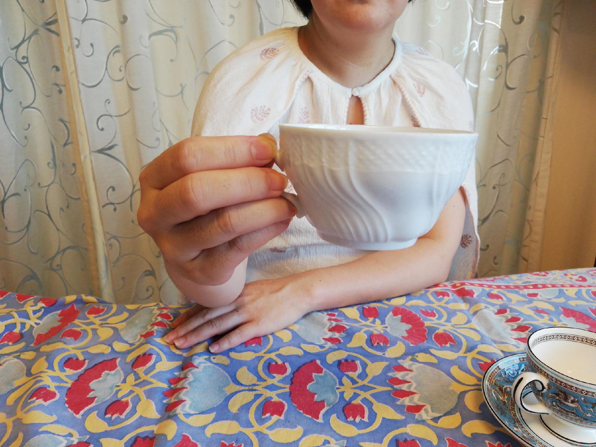 16,100 コーヒーカップ 女性 手 Stock Photos, High-Res Pictures, and Images - GettyImages