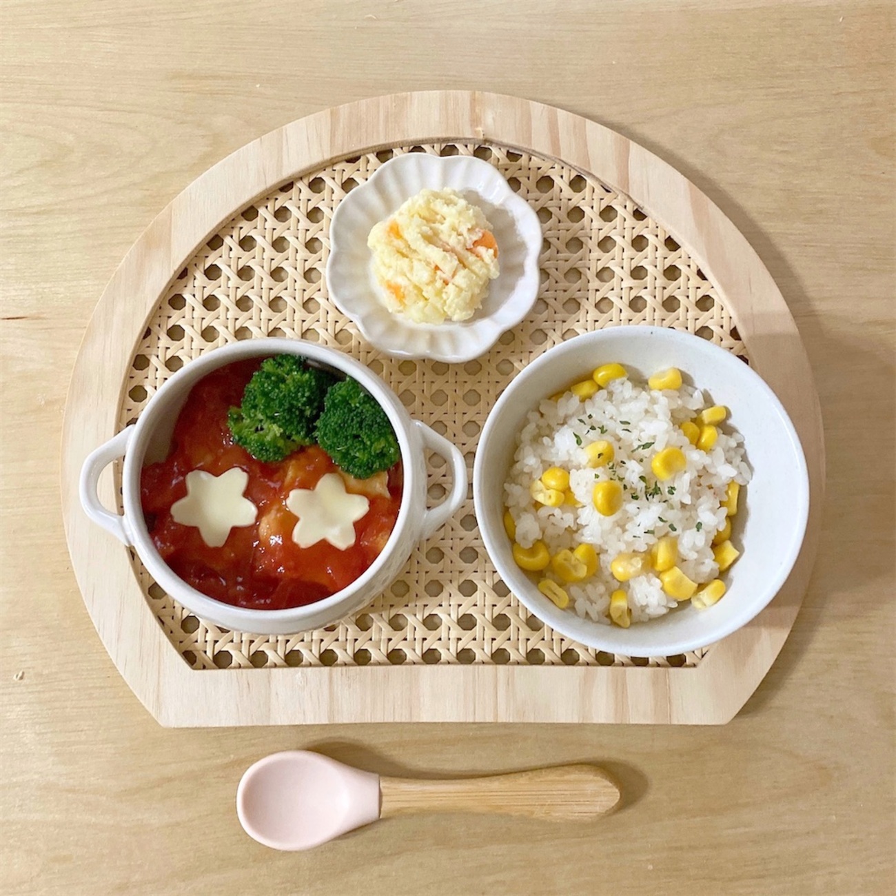 1歳3ヶ月離乳食完了期 手掴み食べに冷食フル活用いそひよの双子男児育児記録