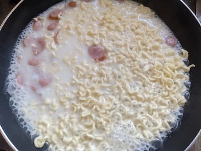 牛乳でまろやか カルボブルダック炒め麺のアレンジレシピ！キョーミ