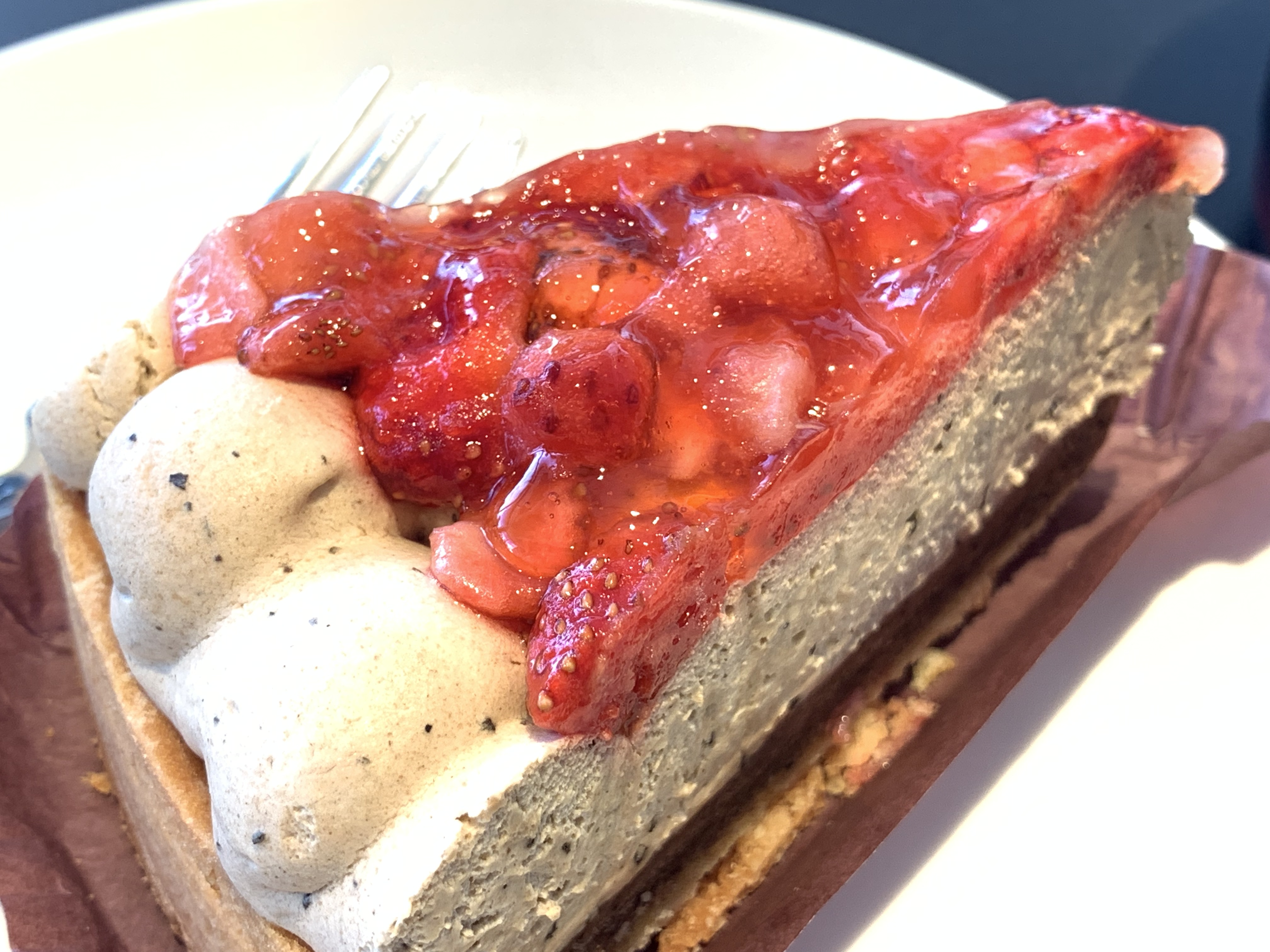 スタバ ケーキの賞味期限はいつまで？正しい保存方法と日持ちさせるコツを解説！クリーミーな季節の変わり目に