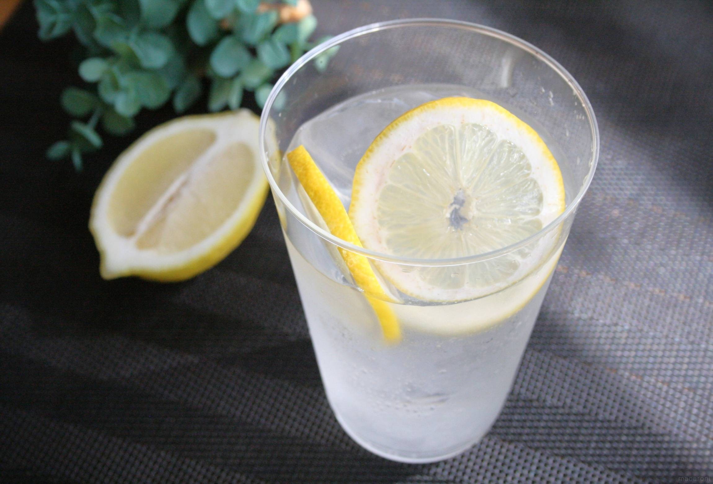 居酒屋でレモンサワーの人気が急上昇中!おいしいレモンサワーの作り方を解説!テンポスフードメディア