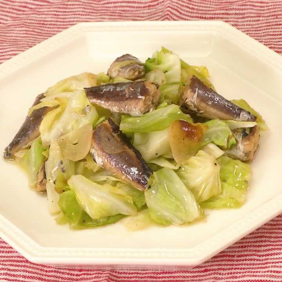 大人な味わい！ 春キャベツとオイルサーディン炒め