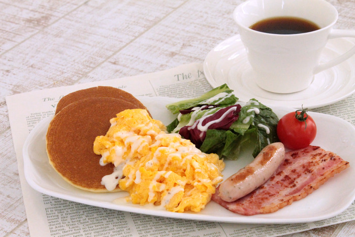 ホットプレート グランデサイズのレシピアメリカ料理 ベーコンストリップパンケーキブルーノ BRUNOBRUNO online