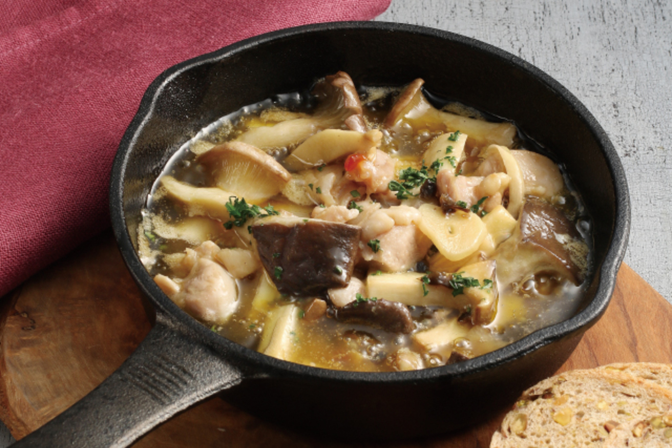 簡単・スープ 冷凍きのこミックスで作る『きのことわかめのコンソメスープ』 : Syuntaroの『食の荒野を彷徨う』