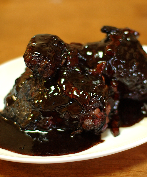 特殊な材料無し! フランス家庭料理、鶏肉を赤ワインにで煮込んだコック・オ・ヴァンの作り方 ル ・ブルギニオン