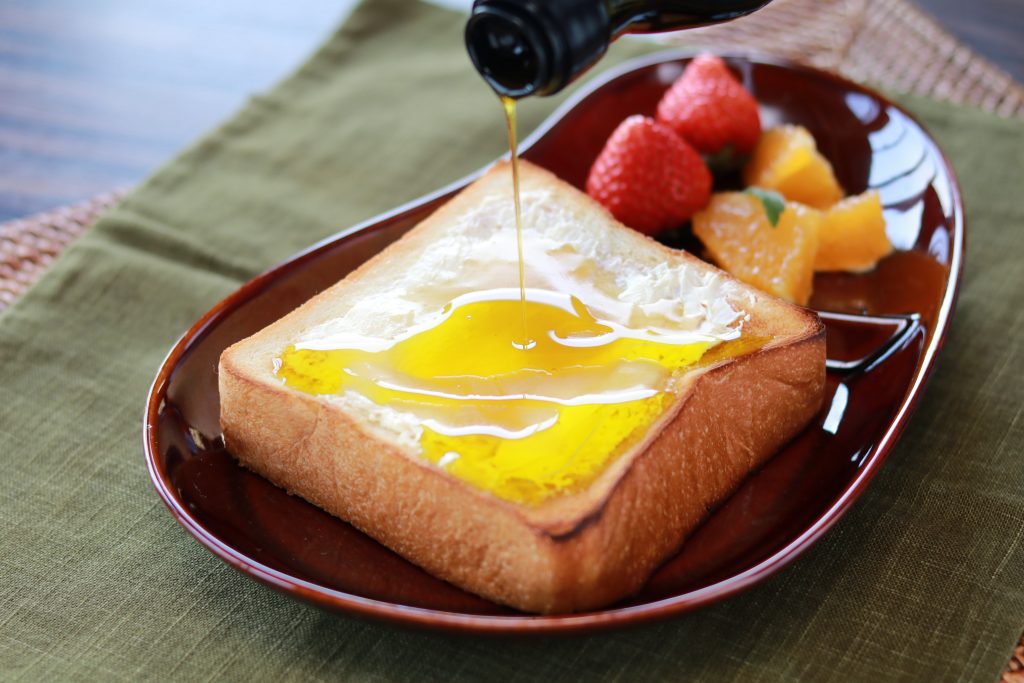 簡単アレンジで毎日楽しむはちみつトースト料理のことはちみつのある暮らしコラムはちみつ専門店 長坂養蜂場