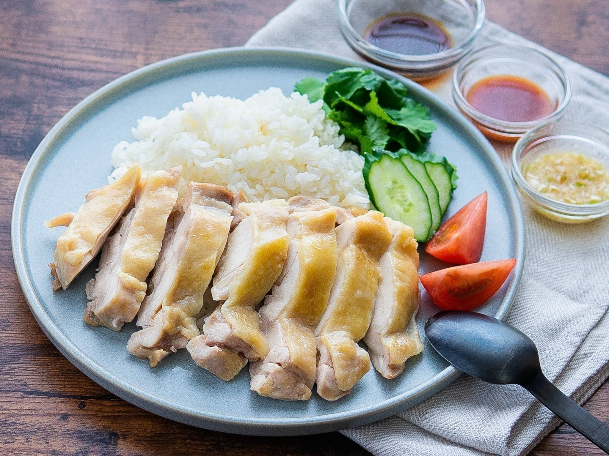 3種のタレで本場の味！炊飯器でつくるシンガポールチキンライス 海南鶏飯