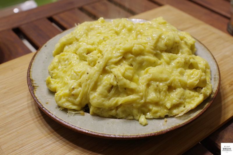 ダチョウの卵 １個４０００円 - Picture of Toyosaka Michi-no-Eki, Niigata - Tripadvisor