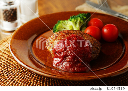トマトソースのハンバーグ