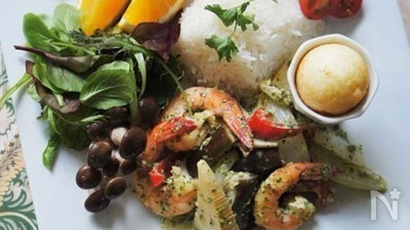 鶏肉とカラーピーマンのグリーンカレー炒め☆ワンプレートランチ スパイス大使 ハウス エスニックガーデン クッキングペースト : ひなCafeStyle