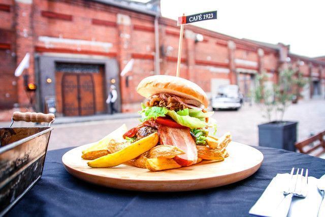 ハンバーガー欲」はここで満たそう♡ワイルドな見た目にくぎ付けになる東京都内のおしゃれハンバーガー店6選 - isuta イスタ-私の“好き”にウソをつかない