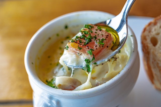 明日を作るアスリートch.先日sports basksHPにて村野明子 動画『㊙️レシピを大公開』⑥配信された鶏胸肉のマスタードマリネの写真を添付しわすれてしまいました。カラフルで罪悪感のないヘルシーな一皿です。 会員登録して頂くと動画をご覧になれます