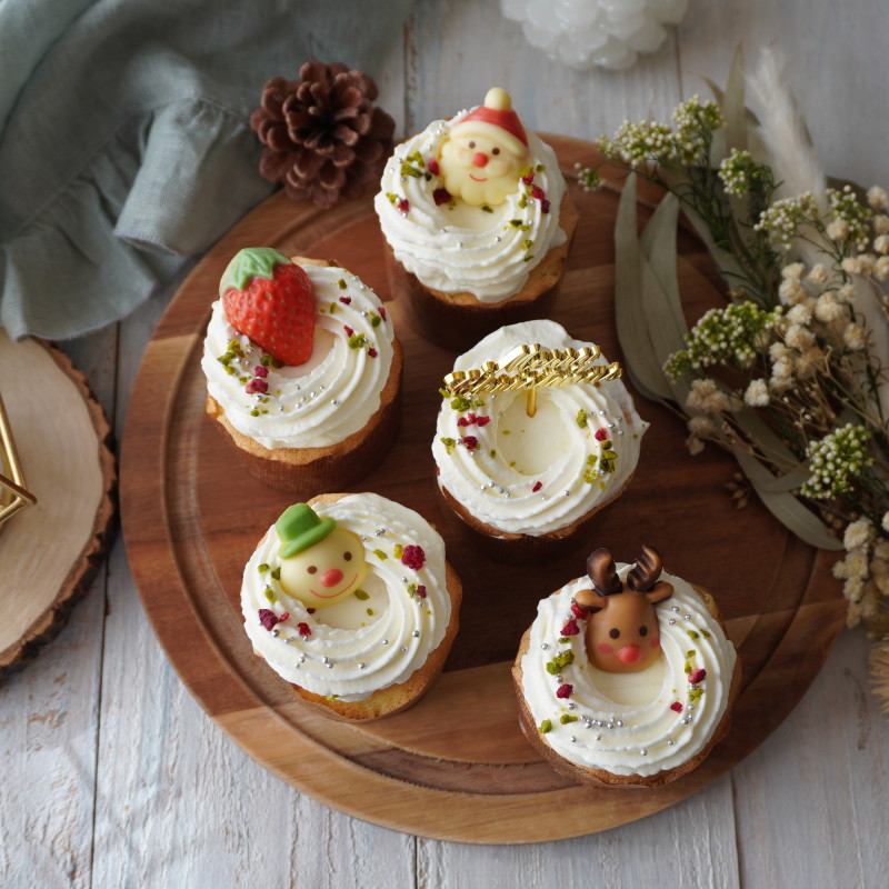簡単！菓子パンでクリスマスのリースケーキ・レシピちょっとの工夫でかわいいケーキ