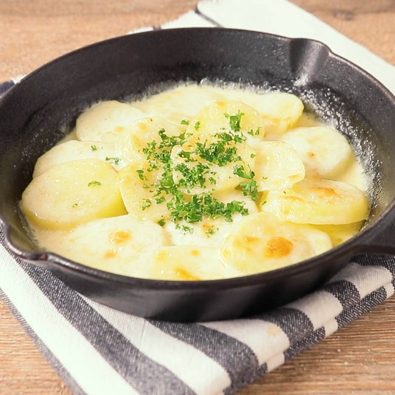 じゃがいもとオイルサーディンのヨーグルトグラタン - タカナシ クリーム・コンシェルジュ