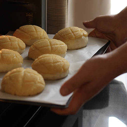 サクサクメロンパン パン生地はしっとりふわふわのメロンパンの作り方 レシピ動画