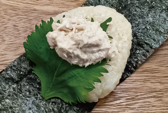 ツナマヨおにぎり – おいしいノンオイル リケンのノンオイル理研ビタミン