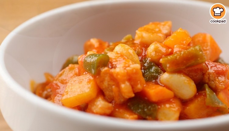 ごろごろ具たっぷりポークビーンズ