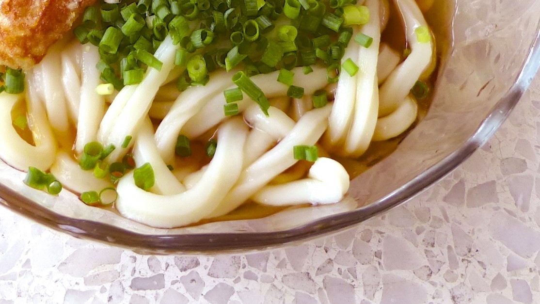 コウケンテツさんの夏バテをのりきるスタミナおかず「緑の夏野菜と鶏肉の甘辛炒め」公式 大人のおしゃれ手帖web