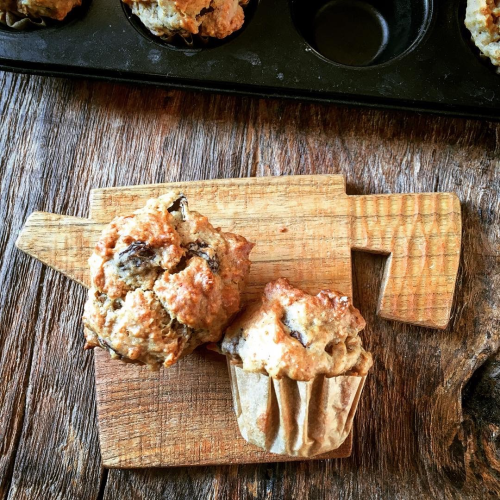 りんごの赤ワイン煮 赤ワインとシナモンの香りが心地よい！りんご丸ごと1個♪大人のコンポートmacaroni マカロニ