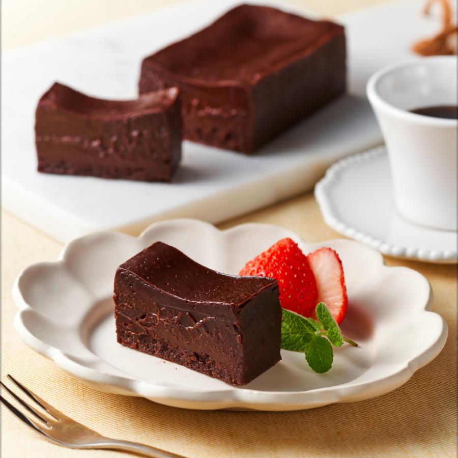 今週10月12日 土 のメニューは以下を予定しております。 •ガトーショコラ 1本 カット※1本販売のものはカット4つ分のサイズになります。・アマンドショコラ ・ウォールナッツショコラ ・ビーントゥブラウニー ・チョコチップクッキー ・チョコレートテリーヌ ・栗