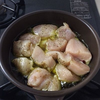 簡単鶏胸肉とマッシュルームのアヒージョ風