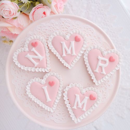 7 Ideas for Cute Heart CookiesSatisfying Cookie Decorating with RoyalIcing - YouTube