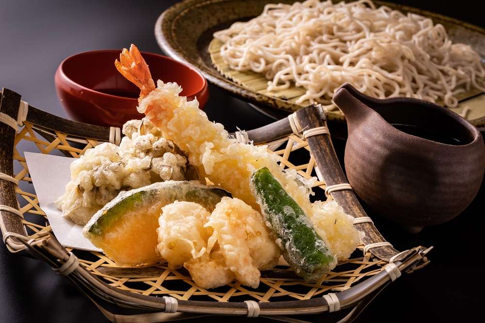 Tempura Assortment with Cold Udon NoodlesCold udonYumean 夢庵Japanese restaurantSkylark Group