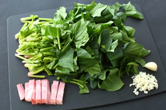 ベーコンとほうれん草とポテトのパスタ