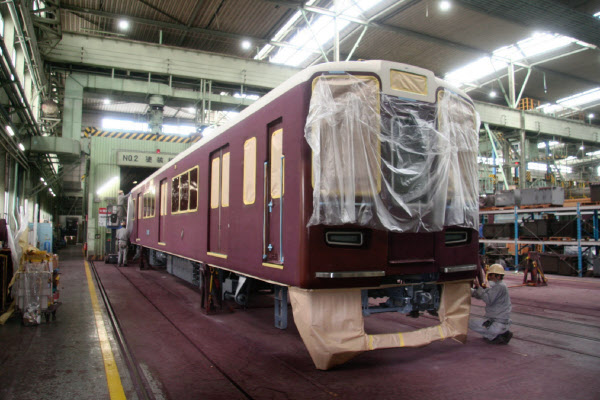 実は「少数派」！ 阪急の「伝統色」マルーン単色で残る車両たち - 鉄道コム