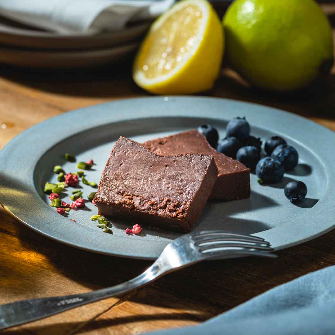 北海道 ガトーショコラ くるみ ホール 15cm×1個 5号 ショコラ 洋菓子 焼き菓子 おやつ デザート 誕生日 記念日 グルテンフリー 冷凍お菓子のふじい ニセコ 送料無料 北海道 倶知安町 - 北海道倶知安町ふるさとチョイス - ふるさと納税サイト