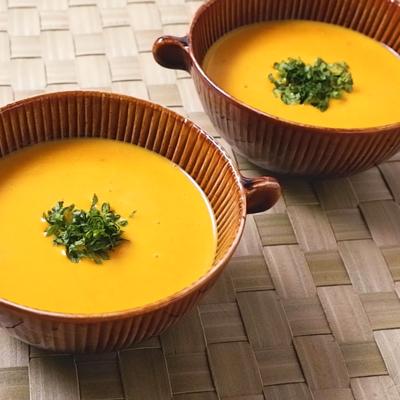 かぼちゃスープ:牛乳、生クリームなしで柔らかくクリーミーに煮る
