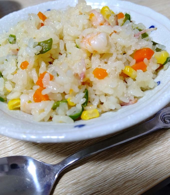 炊飯器に入れて待つだけ！みんな大好き「えびピラフ」