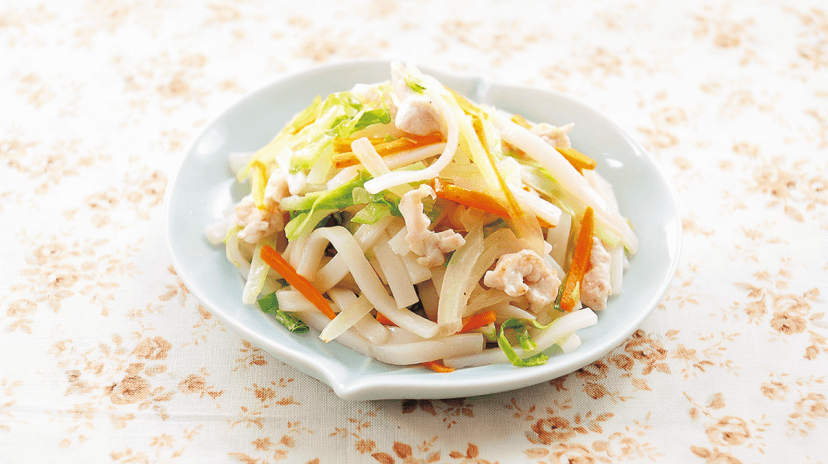 お子さま大好きうどんレシピ🍳第二弾 甘口ソース味の焼きうどん😋 うどんを食べやすい大きさに切って、茹で焼きにすると食べやすいですよ🍴販売店のお問い合わせは下記よりどうぞ🙇‍♂️お客様相談室 土日祝日休 月曜〜金曜 9:00〜17:00 0120-31-0529 ⁡１歳からの