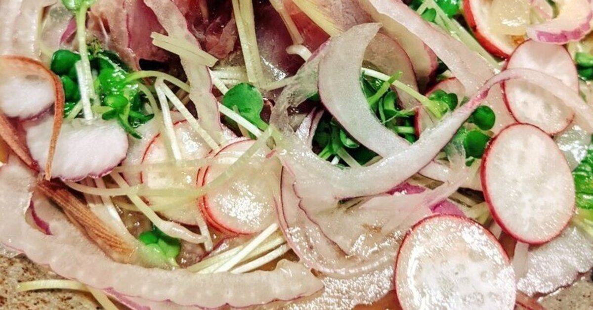 カツオとアボガドのカルパッチョ