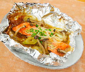 オーブンレンジで簡単！鮭のホイル焼き