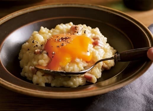 第131飯「半熟卵のフライ、チーズリゾット、アスパラガスの三位一体」女性自身