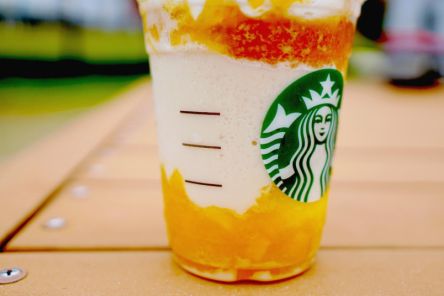 スタバ新作チラックスソーダ：ストロベリーとゆずシトラス