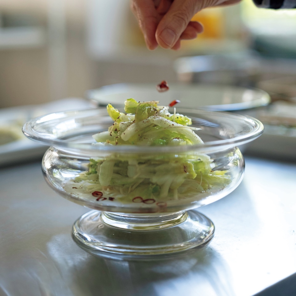 白菜がいくらでも食べられる！料理家・栗原はるみが常備している「塩もみ白菜」とは？パーソナルマガジン 『栗原はるみ』よりmi-mollet ミモレ明日の私へ、小さな一歩