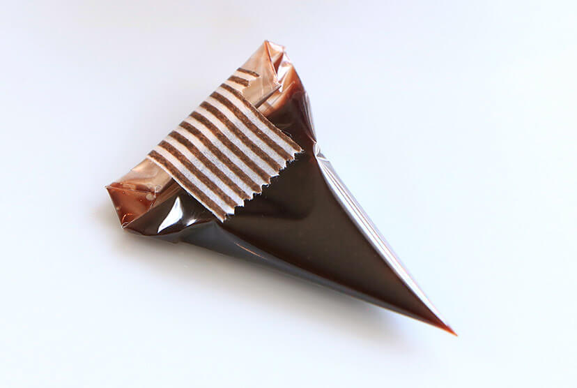 チョコ文字やアイシングに ペーパーコルネの作り方