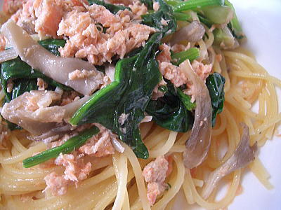 鮭のあらはコスパ抜群!昆布ダシあら汁と塩麹ハラス焼きのレシピ!Bacon Notes