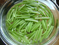 サツマイモの茎の下処理