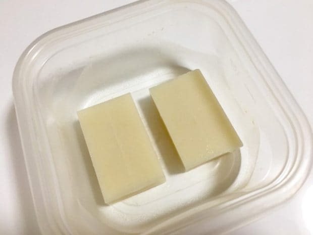 電子レンジ で簡単！ おもちの調理方法♪コメディアの＃サトウ君です！ . おうちで料理する機会が増えましたね！ 今回は電子レンジでおいしいお餅の煮方をご紹介します♪. 耐熱容器にお餅と、お餅が浸るぐらいの水を入れて 電子レンジ へ！ ラップをせずに加熱するの