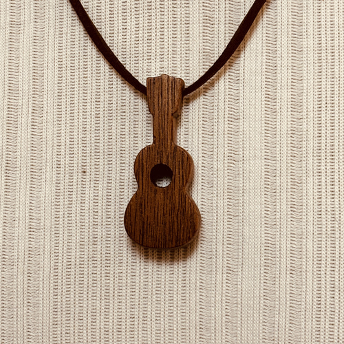 銘木材の輝き煌めく木製ネックレスiichi 日々の暮らしを心地よくするハンドメイドやアンティークのマーケットプレイス