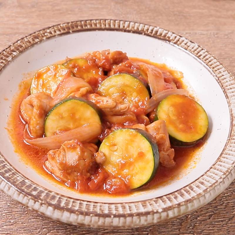 ズッキーニのトマト炒め