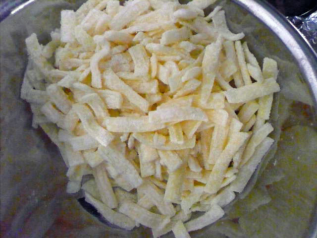 ハウス食品の「固まらないチーズソース」が優秀すぎる。コレが家で楽しめるって最高ではROOMIE ルーミー