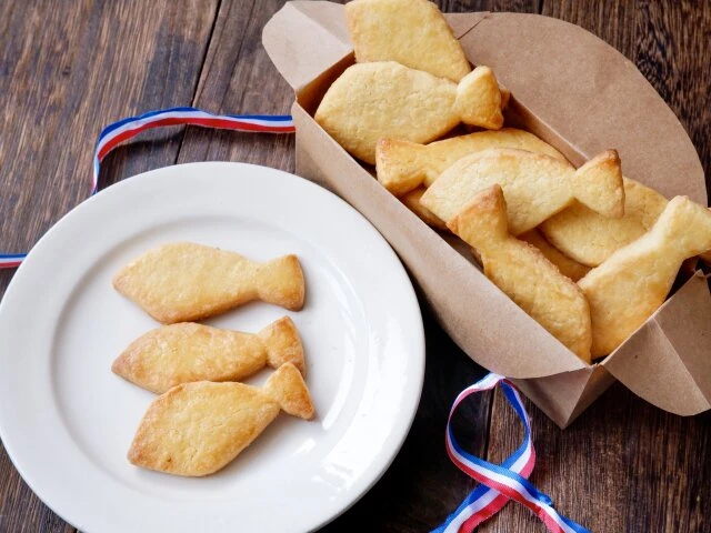 ジブリ「猫の恩返し」おさかなクッキー 猫の事務所 BOX入 登場♪ジブリパーク 無料エリア ロタンダ風ヶ丘 限定お土産 - どんどこ魔法界ドットコムジブリパークとジブリ グッズ を楽しむガイドブック的ファンサイト