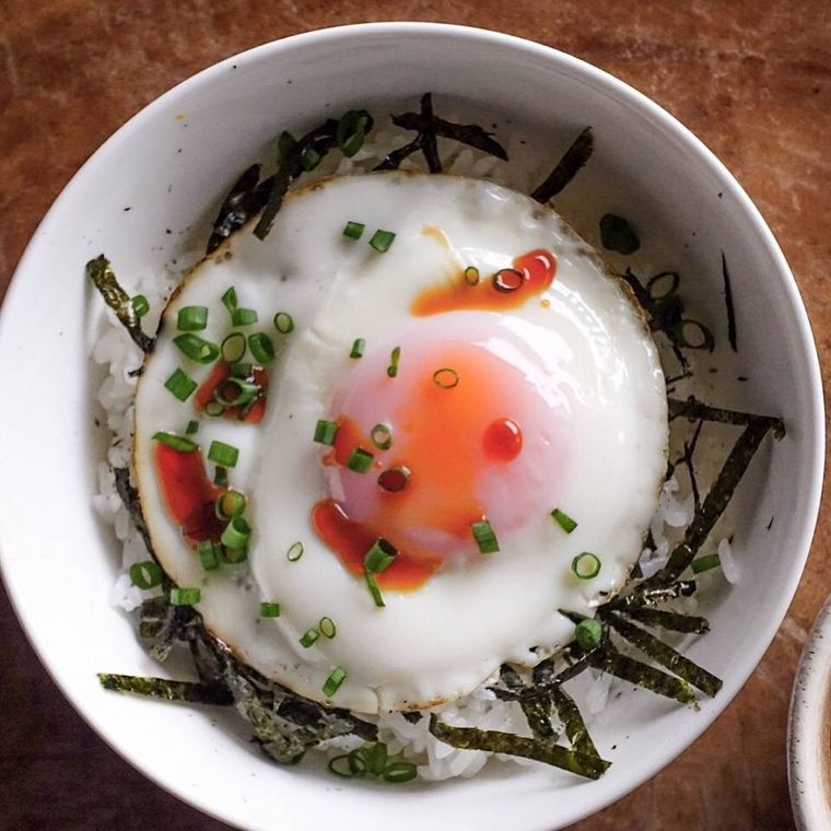 パパッと簡単！絶品「丼物レシピ」42選。忙しい日はこれに決まり＊キナリノ