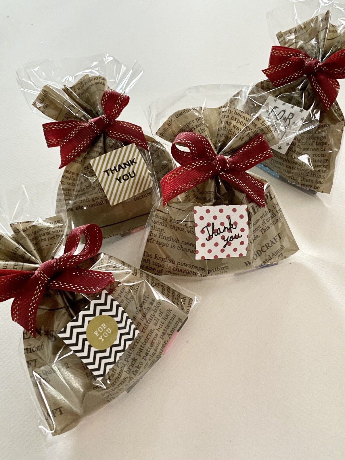 折り紙で作るチロルチョコのラッピング - YouTube