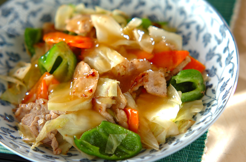 ほぼ中火で炒めるだけ! 野菜の旨みを引き出すシャキシャキ食感の「野菜炒め」 - レタスクラブ
